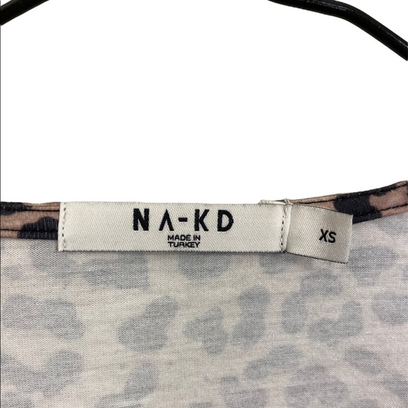 CHEETAH PRINT WRAP-AROUND LONG SLEEVE, V-NECK TOP, STRAIGHT SLEEVES, SIZE XS - Picture 9 of 10